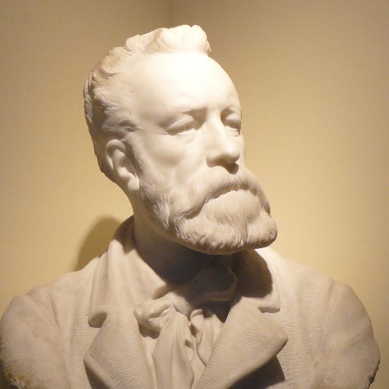 Statue at Jules Verne Museum