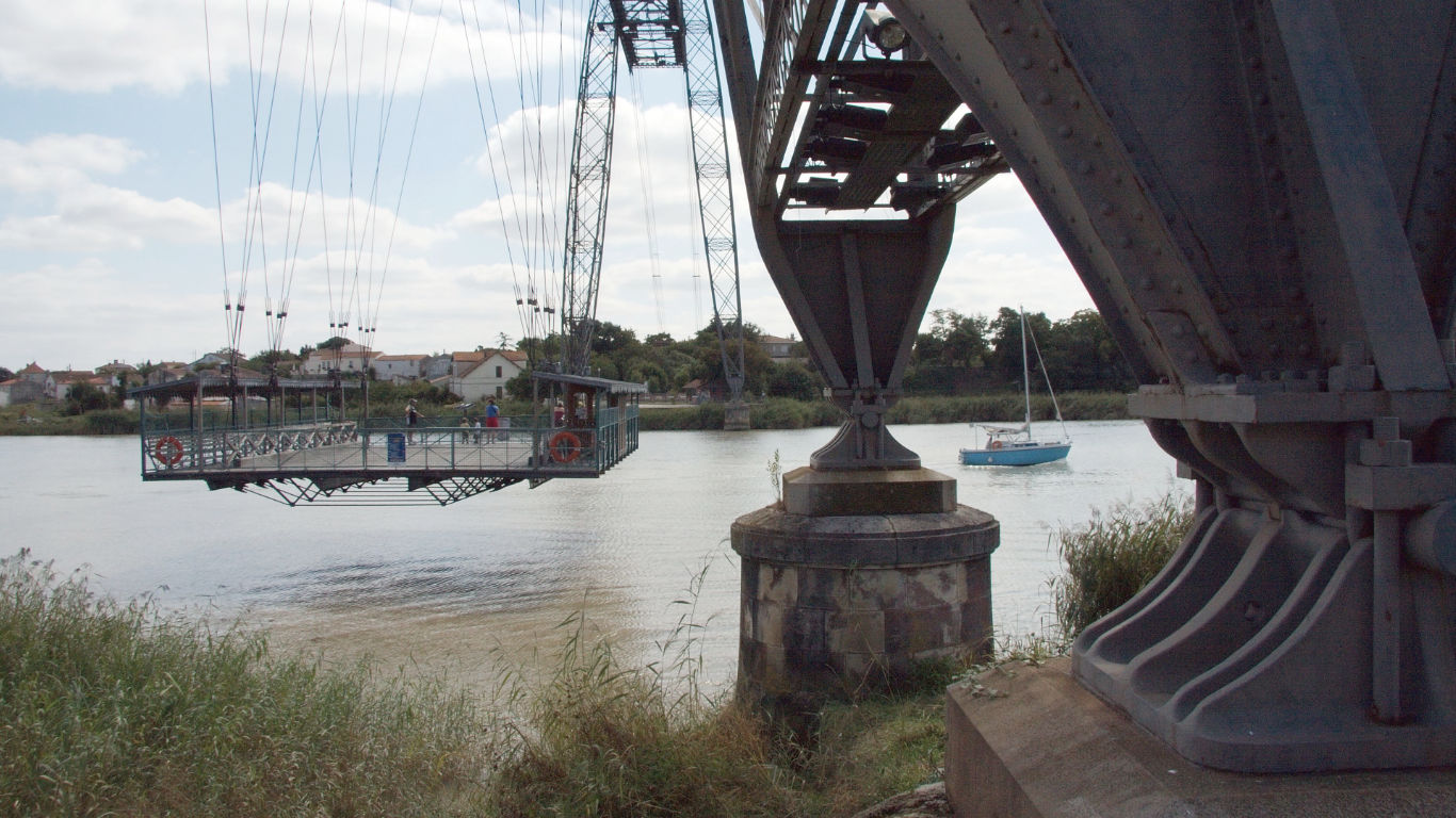 Pont Transbordeur in action at Rochefort